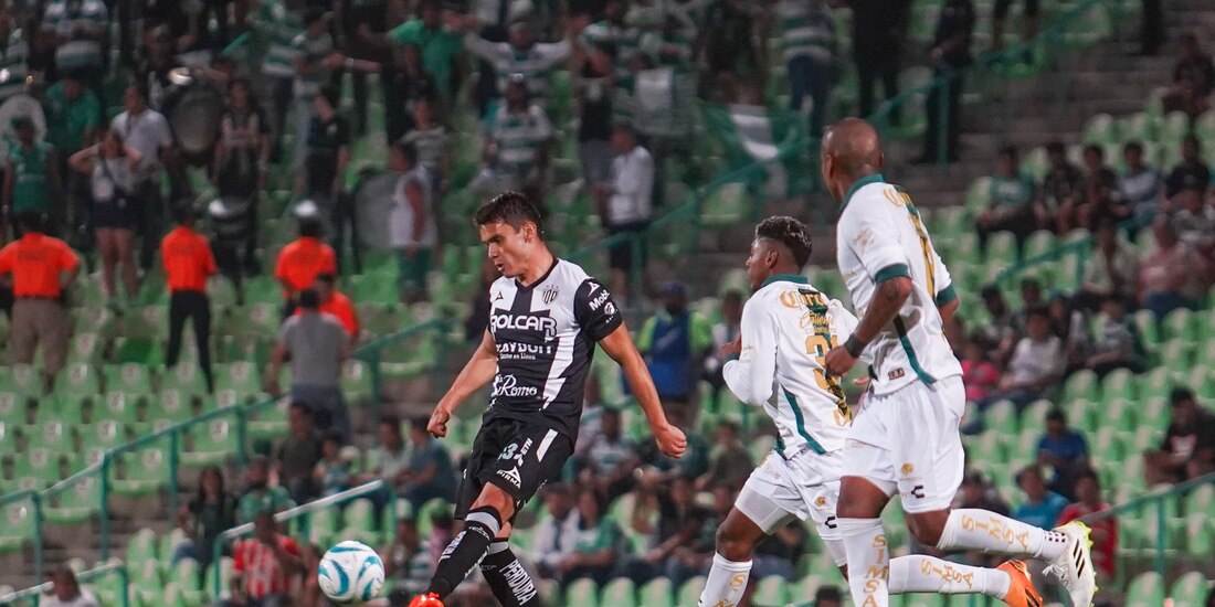 Necaxa golea a Santos en la Jornada 9 del Apertura 2023 de la Liga MX