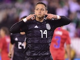 Javier "Chicharito" Hernández festeja un gol con la Selección Mexicana en el 2019.