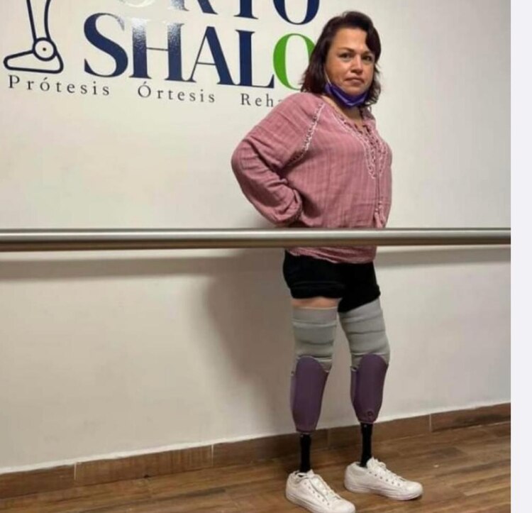 Deyanira Gómez volvió a nacer después de una mala atención; hoy, sigue su vida y trabaja como asesor independiente de afores.