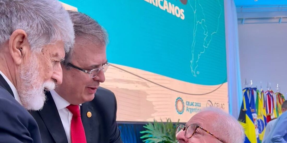 Marcelo Ebrard, ayer con Lula da Silva.