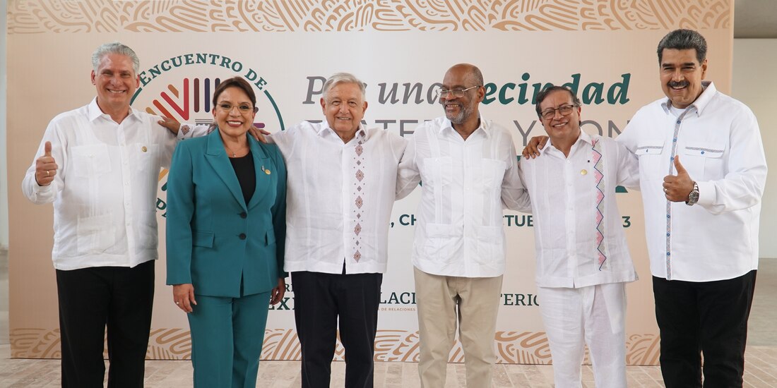 El presidente López Obrador junto a líderes de la región de América Latina y el Caribe.
