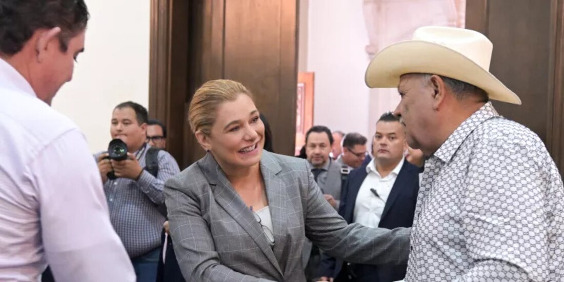 Maru Campos preside la reunión con alcaldes electos para fortalecer la seguridad y colaboración en Chihuahua.