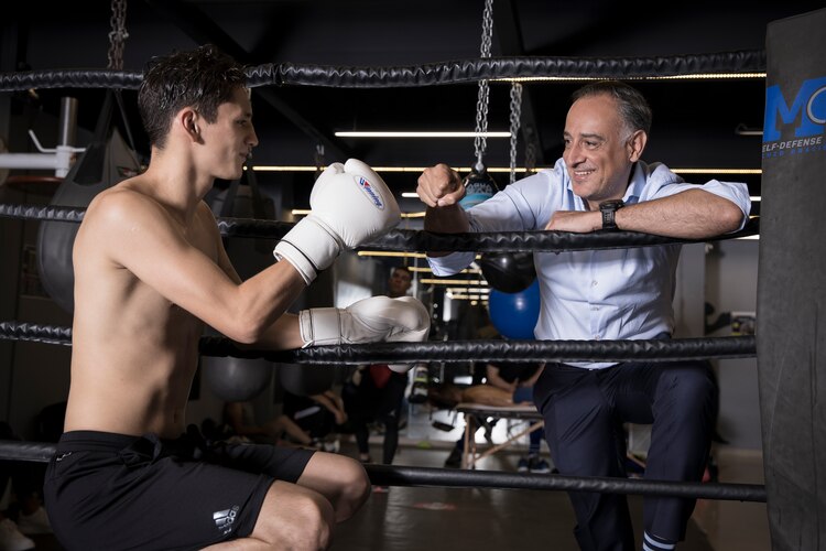 Bernardo Soto Borja Escobar, fundador y director de SINDE, junto a David "Rey" Picasso.