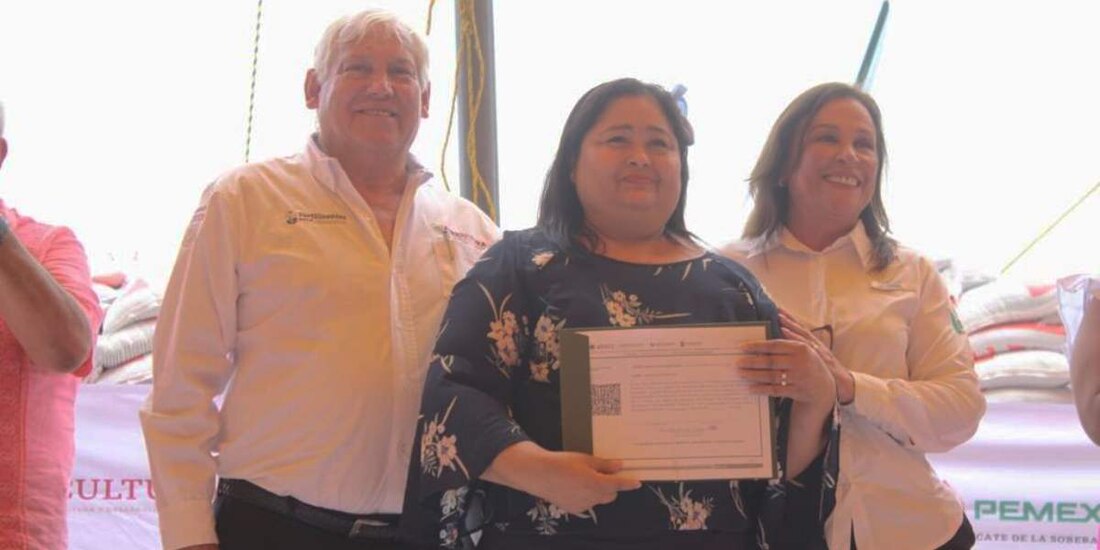 Víctor Villalobos y Rocío Nahle dan banderazo de salida a programa Fertilizantes para el Bienestar en Veracruz.