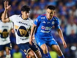 Robert Morales y Charly Rodríguez en una jugada durante el partido.