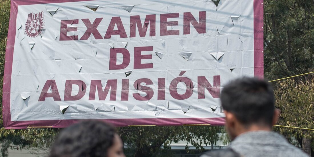 Jóvenes que aspiran a ingresar al Instituto Politécnico Nacional.