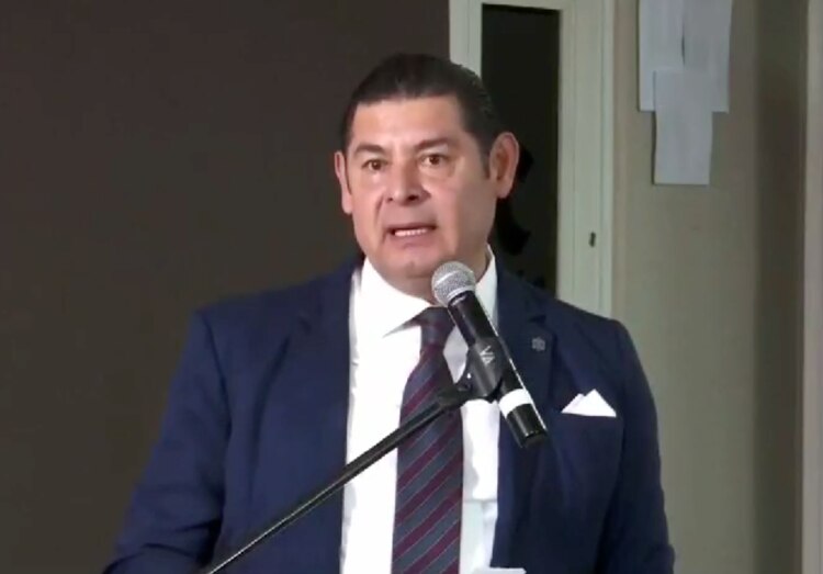 Alejandro Armenta reconoce iniciativas que promueven la salud comunitaria