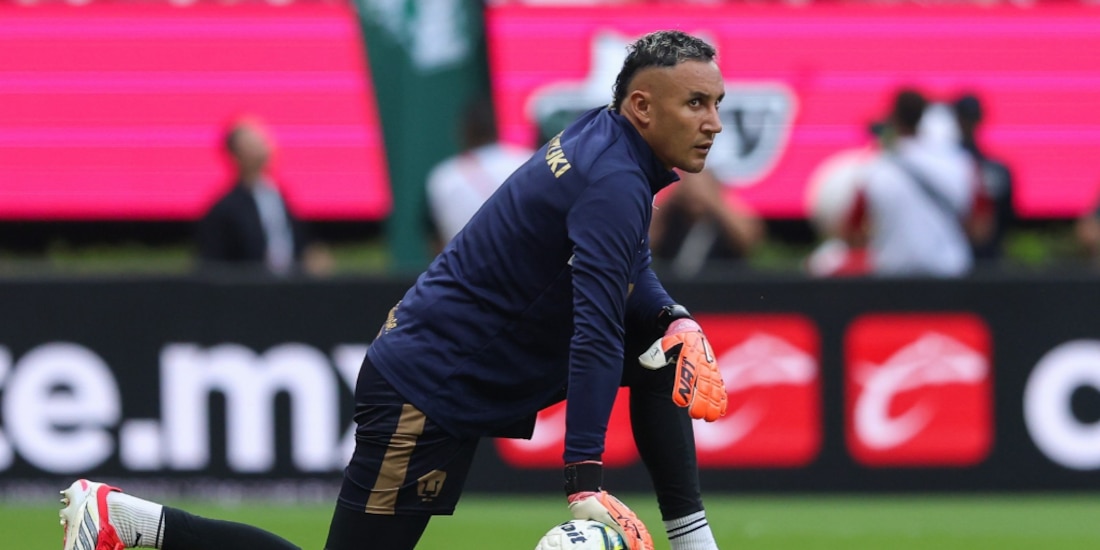 Keylor Navas durante un partido de Pumas.