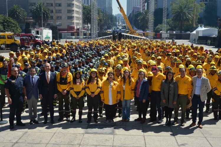 Brigadistas y autoridades refuerzan estrategias para prevenir y combatir incendios en suelo de conservación.