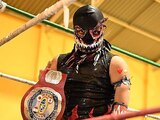 Tengu es el actual monarca de Microestrellas del CMLL.