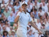 Jannik Sinner festeja uno de sus puntos frente a Alexander Zverev.