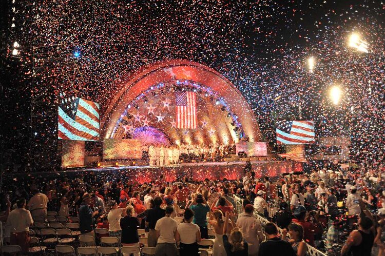 El Día de la Independencia estadounidense se conmemora con desfiles y pirotecnia.