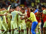 Futbolistas del América festejan un gol contra el Necaxa en la Jornada 14 del Torneo Apertura 2022 de la Liga MX.
