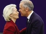 URSULA VON DER LEYEN felicita a Mark Carney, ayer.