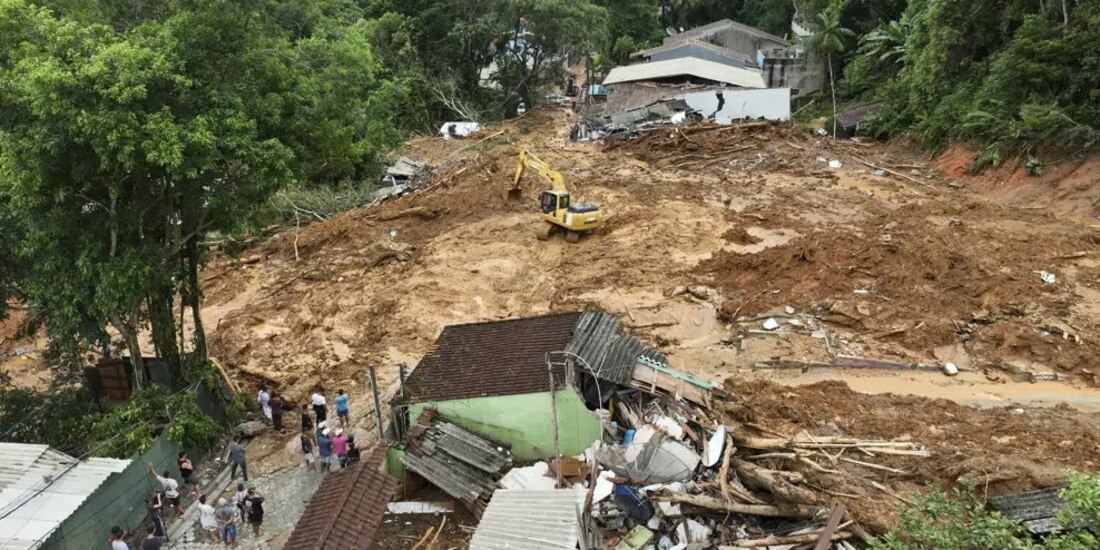 Lluvias y desplizamientos de tierra en Brasil han cobrado la vida de 40 personas; presidente Lula da Silva visita la zona afectada.
