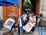 Madres y padres buscadores de los 43 normalistas de Ayotzinapa desaparecidos