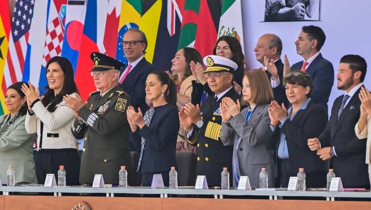 La presidenta Claudia Sheinbaum Pardo encabezó el acto de reconocimiento a las fuerzas de seguridad en el Estado de México.