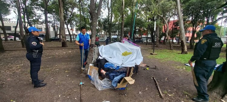 La alcaldía ofrece refugio digno a personas en situación de calle durante operativos de recuperación.