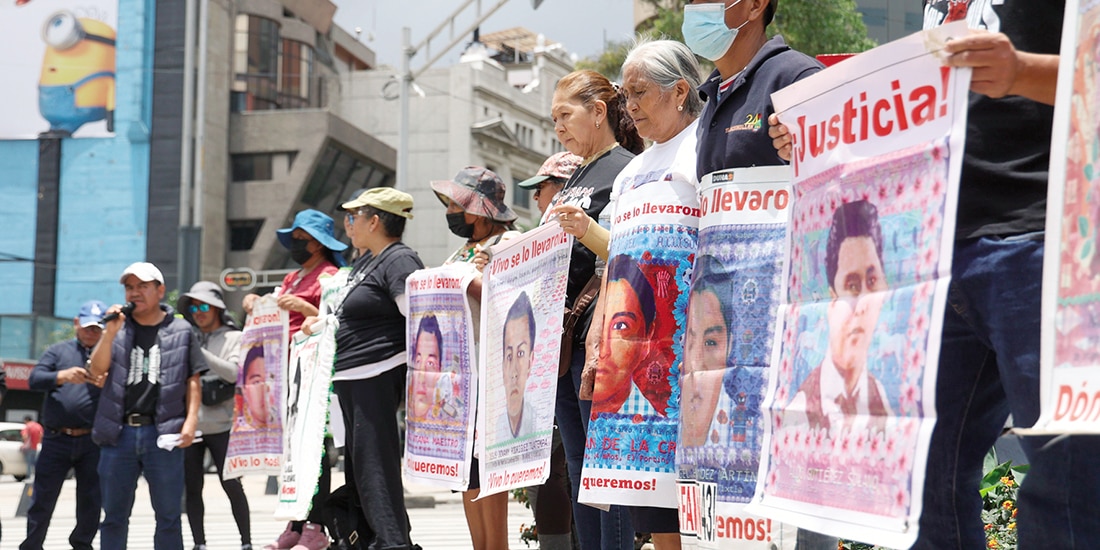 Padres y madres de los normalistas, en conferencia el pasado 12 de junio.
