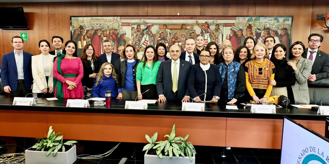 Cierre de filas, ayer, entre legisladores y la secretaria de Gobernación.