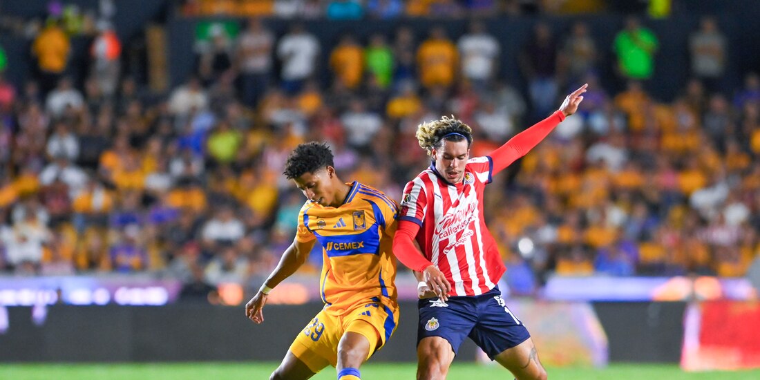 Tigres y Chivas brindaron un entretenido duelo en el 'Volcán'.