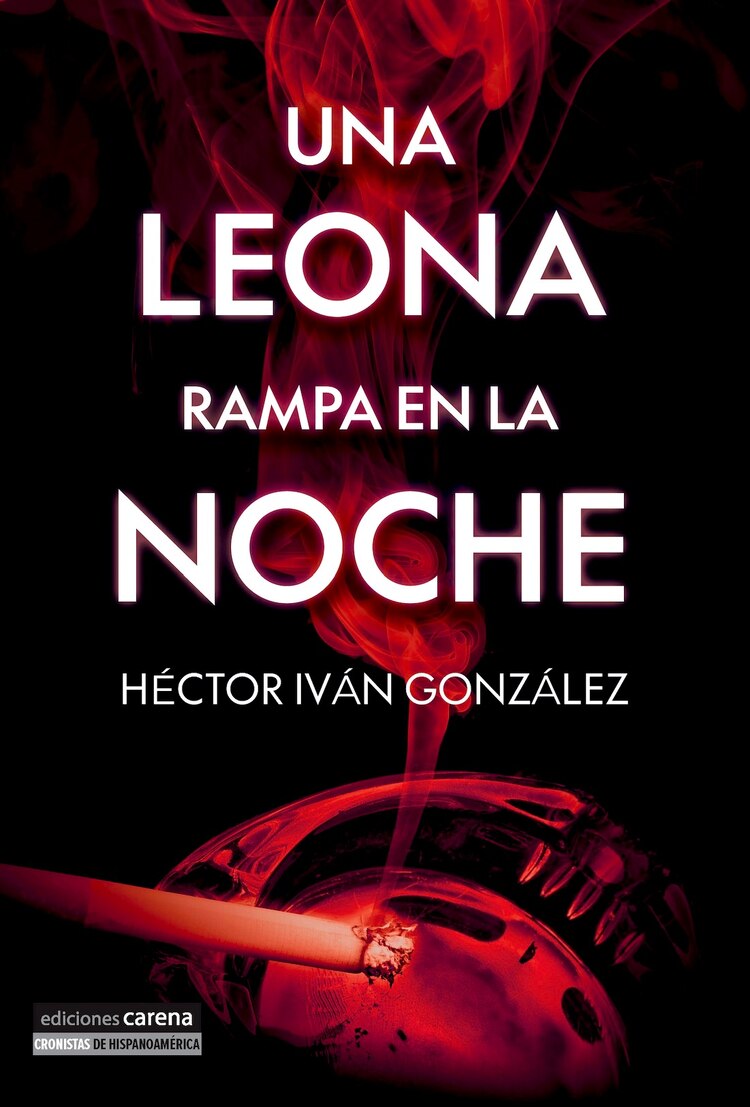 Una leona rampa en la noche