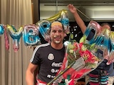 Memo Ochoa durante su festejo en Japón por su cumpleaños 36.