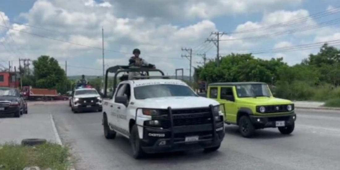 Un convoy de la Guardia Nacional recorre, ayer, una carretera en el municipio de Tuxpan.