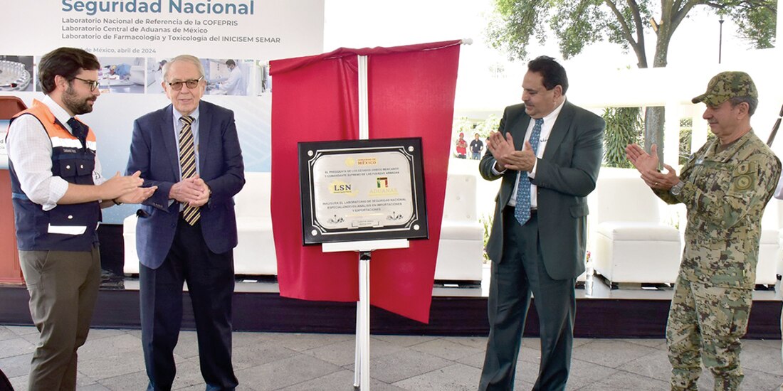 Los titulares de las secretarías de Marina y Salud, así como de Cofepris y Aduanas, ayer.