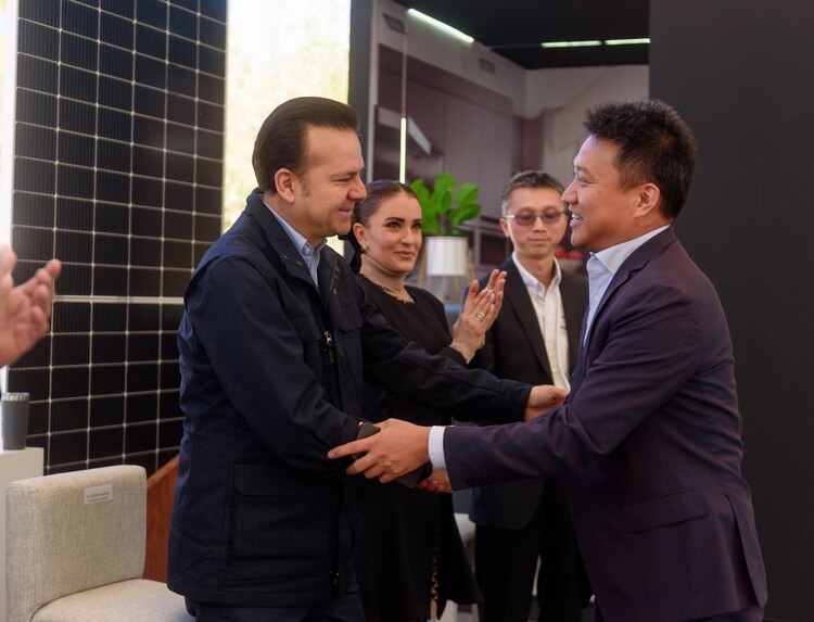 Esteban Villegas y Simon Zhao.