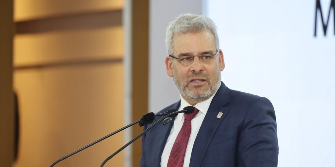 El Gobernador constitucional de Michoacán.