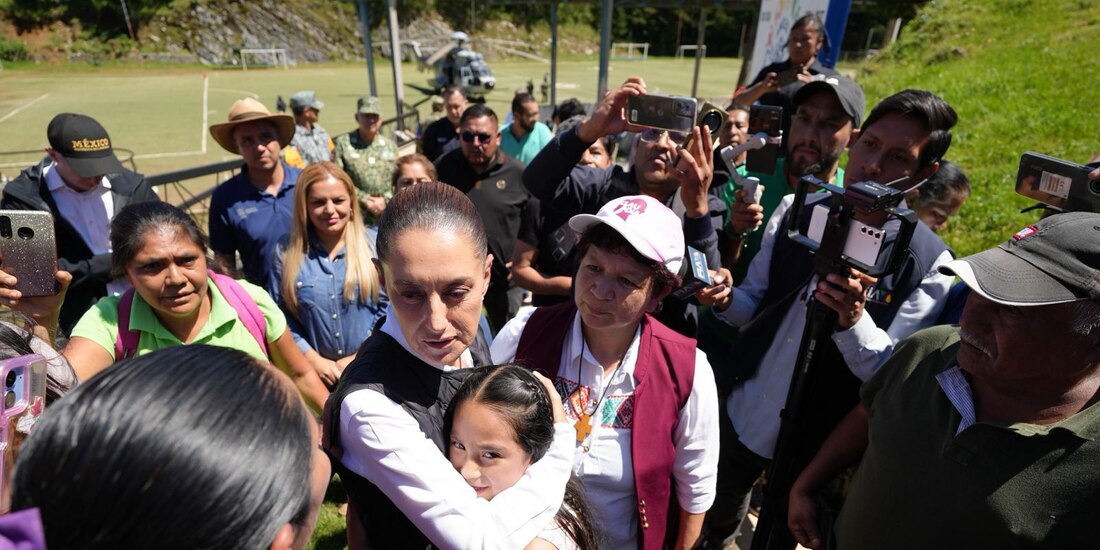 La Presidenta de México este lunes con habitantes de Querétaro.