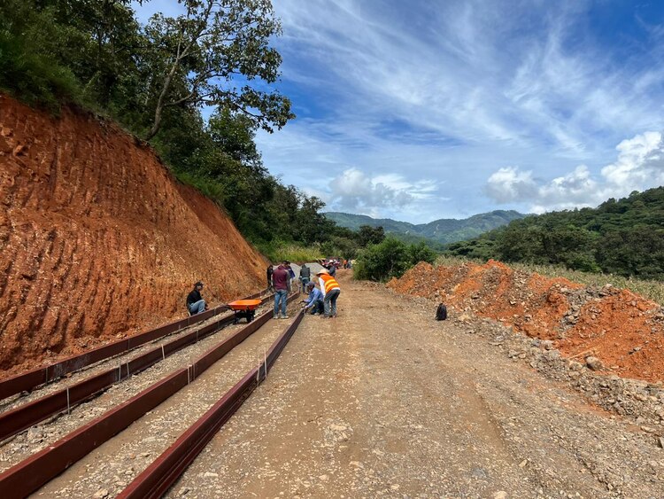 Obras de Caminos Artesanales impulsan la conectividad en comunidades rurales del país.