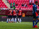 Jugadores de Chivas festejan un gol contra FC Juárez el pasado sábado 7 de agosto en la Fecha 3 de la Liga MX.
