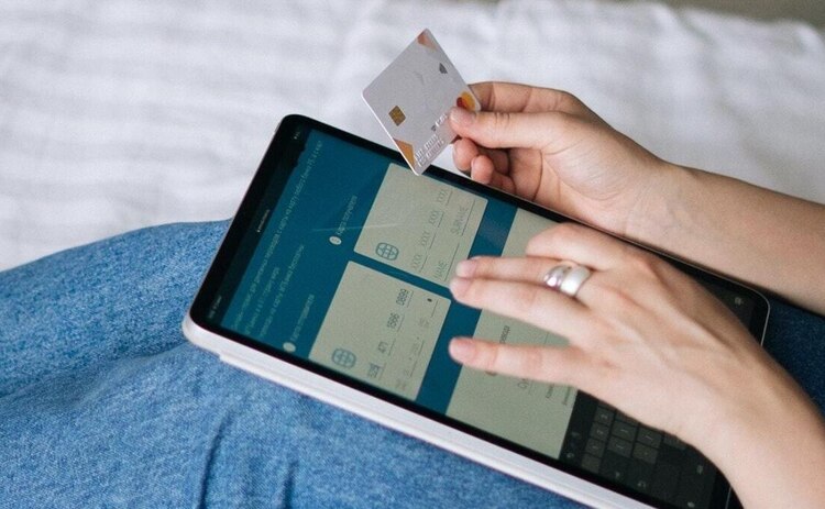 Debes ser responsable a la hora de hacer una transferencia bancaria.