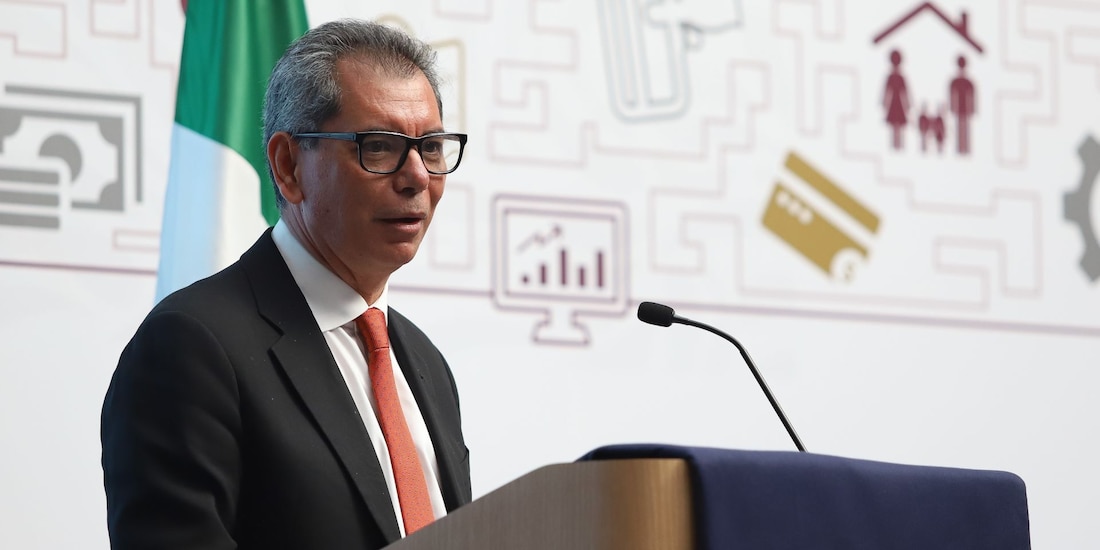 Edgar Amador Zamora, secretario de Hacienda