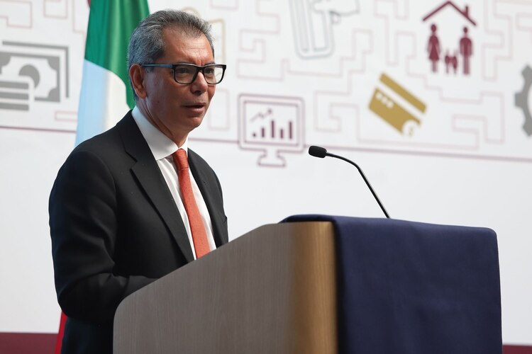 Edgar Amador Zamora, secretario de Hacienda.