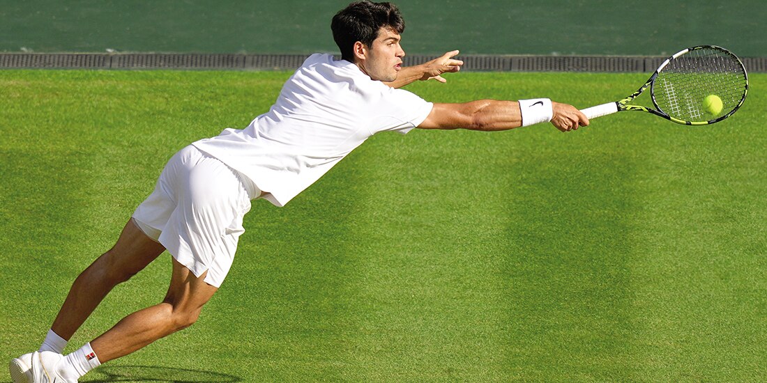 Carlos Alcaraz, en un partido de Wimbledon en julio pasado.