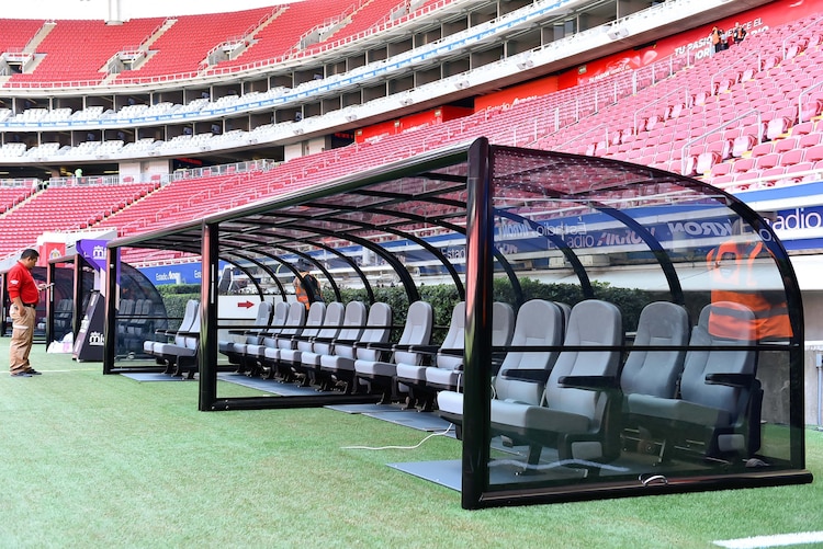 El Estadio AKRON ya presume sus nuevas bancas para el Mundial del 2026.