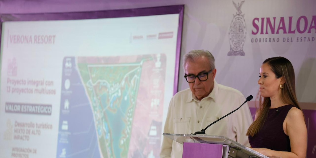 La Secretaria de Turismo local junto con el Gobernador de Sinaloa.