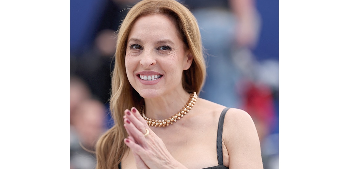 Marina de Tavira brilla en Cannes al recibir premio