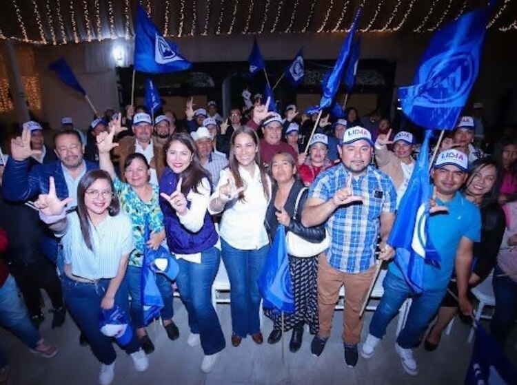 Libia Muñoz Ledo se reúne con liderazgos panistas de San José Iturbide.