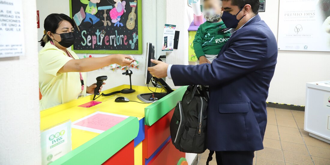 Más de 92 mil trabajadores hombres han inscrito a niñas y niños en guarderías del IMSS