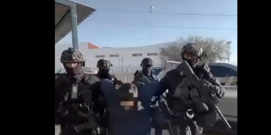 Las autoridades mostraron el momento de la detención.