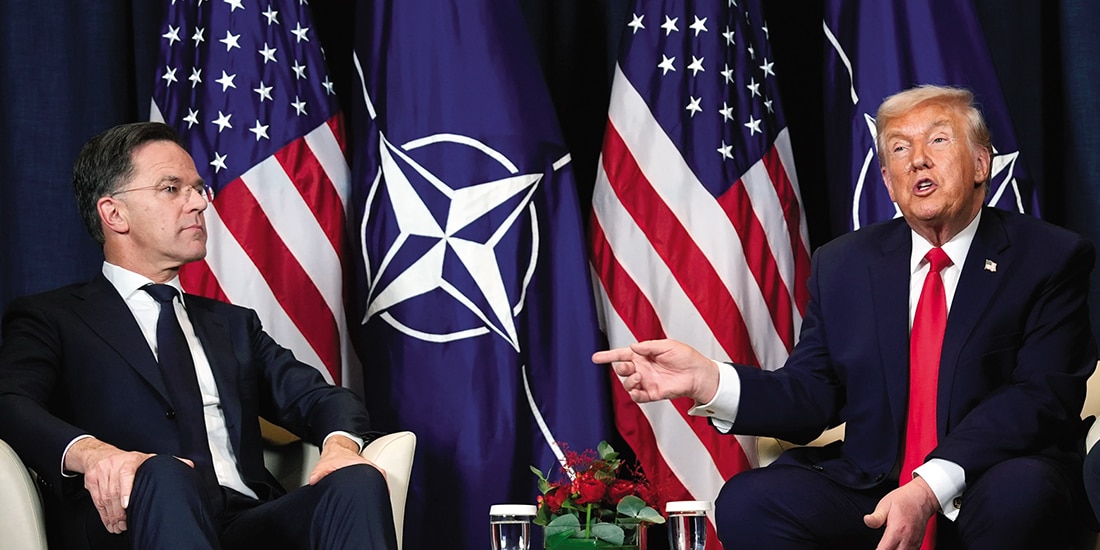 Donald Trump con el secretario general de la OTAN, Mark Rutte, ayer.