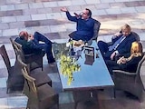 Revelan fotografía de la reunión, en pleno confinamiento, que negó Boris Johnson