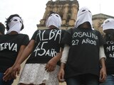 ACTIVISTAS protestan en la ciudad de Oaxaca, en abril de 2016.