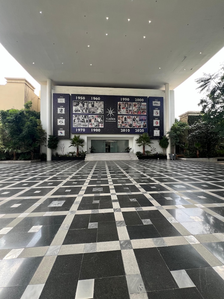 TelevisaUnivision reportó ingresos por 1,075 millones de dólares