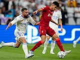 Dani Carvajal (Real Madrid) pelea el balón con Luis Diaz (Liverpool) durante la Final de la Champions League en el Stade de France.