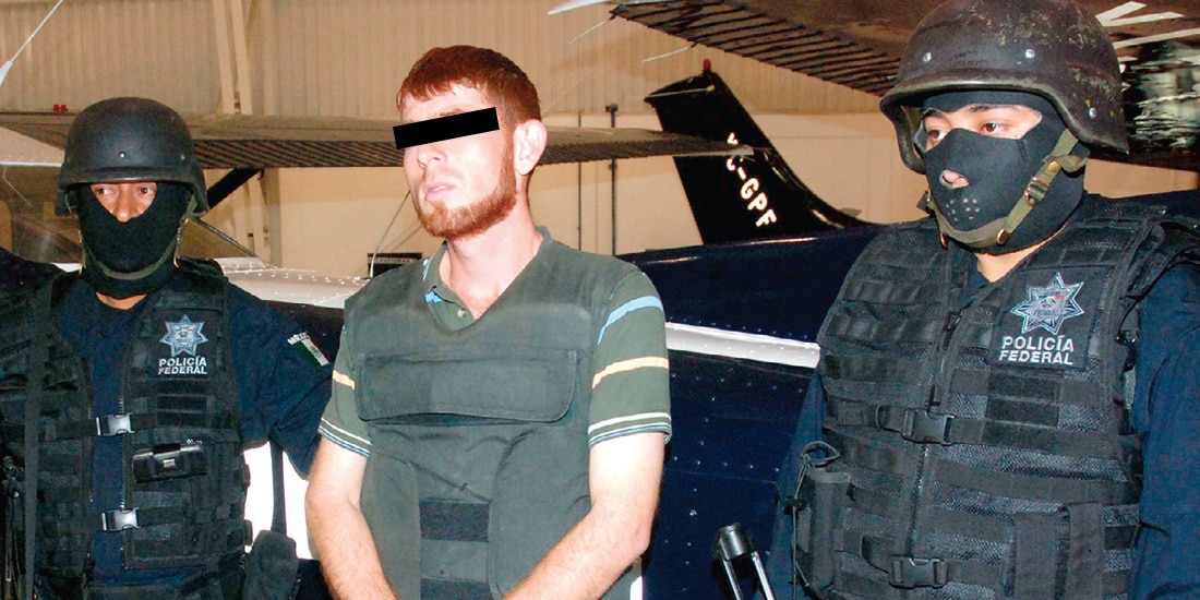EL PRESUNTO delincuente, tras ser detenido por la Policia Federal Preventiva en Sinaloa en el 2008